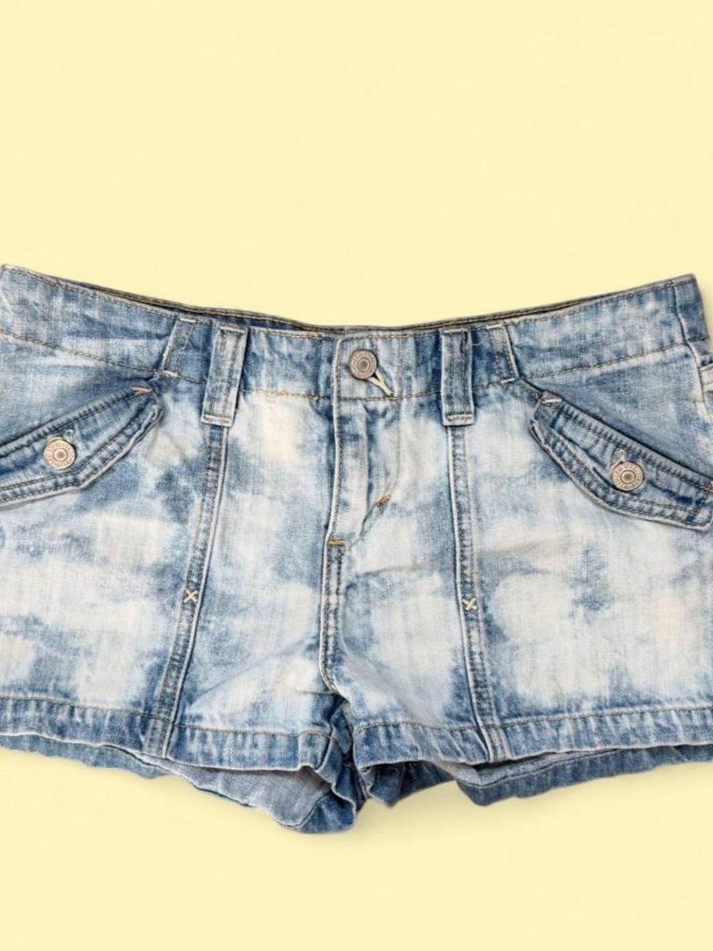 Y2K Vintage Levis Light Blue Acid-Wash Denim Shorts